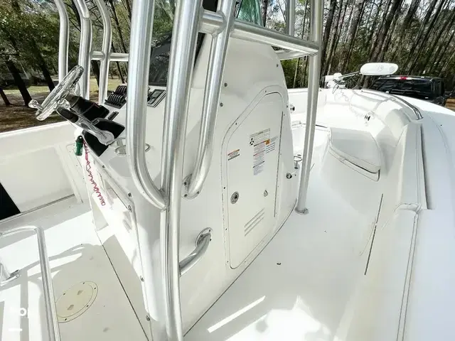 Robalo R260