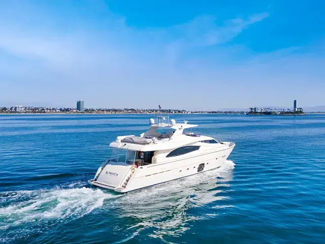 Ferretti Yachts 880