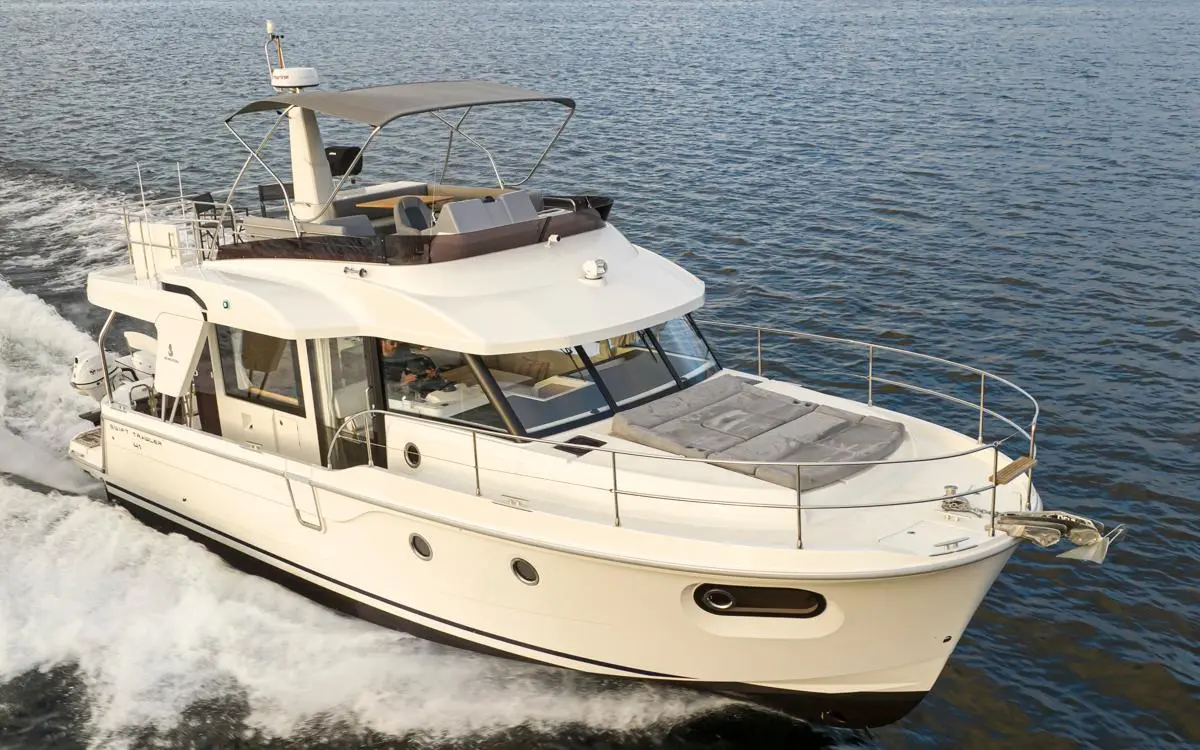 2023 Beneteau swift trawler 41 fly