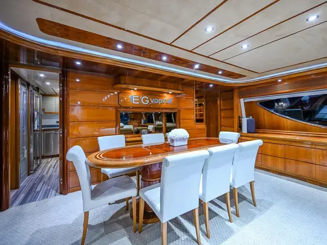 Ferretti Yachts 94