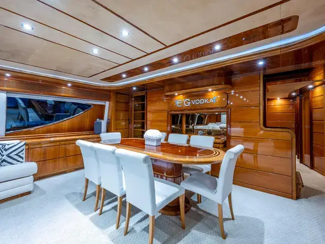 Ferretti Yachts 94