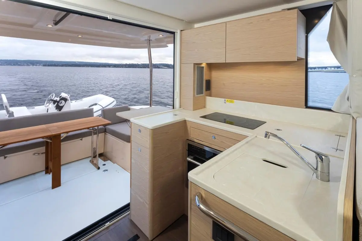 2023 Beneteau swift trawler 41 fly