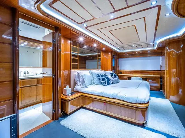 Ferretti Yachts 94