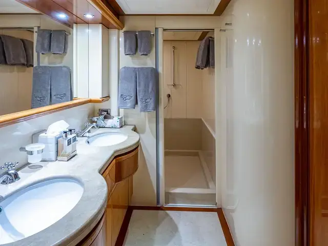 Ferretti Yachts 94