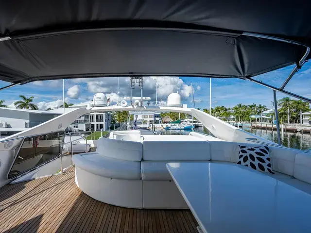 Ferretti Yachts 94