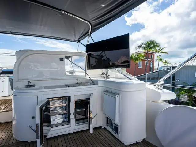 Ferretti Yachts 94