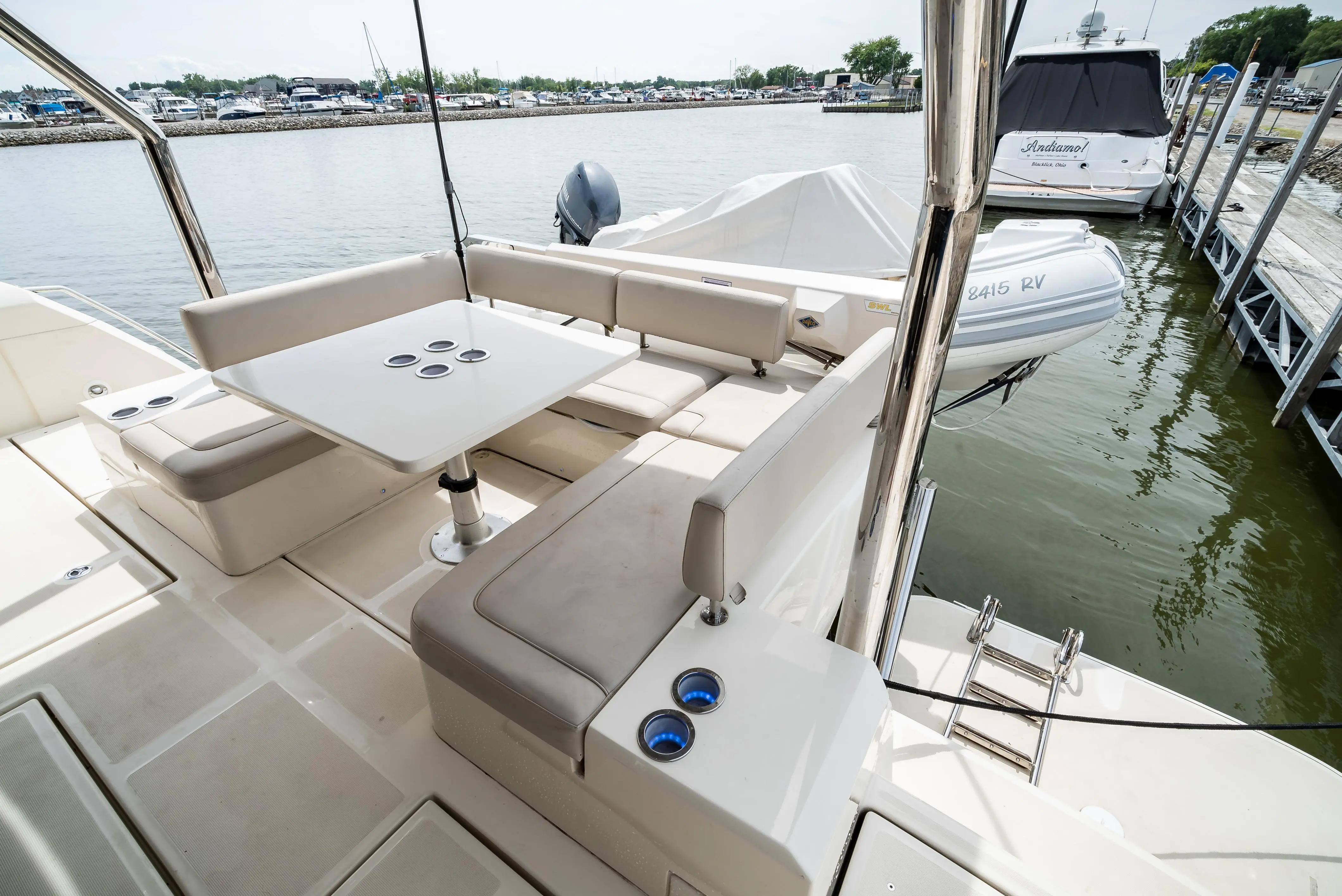 2018 Aquila 44'