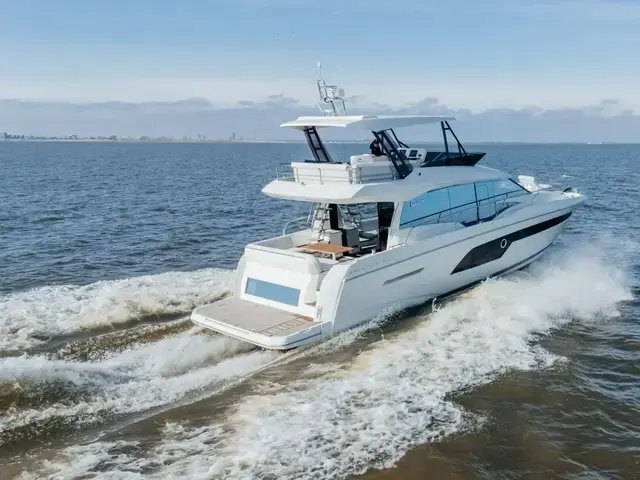 Prestige 520 Flybridge