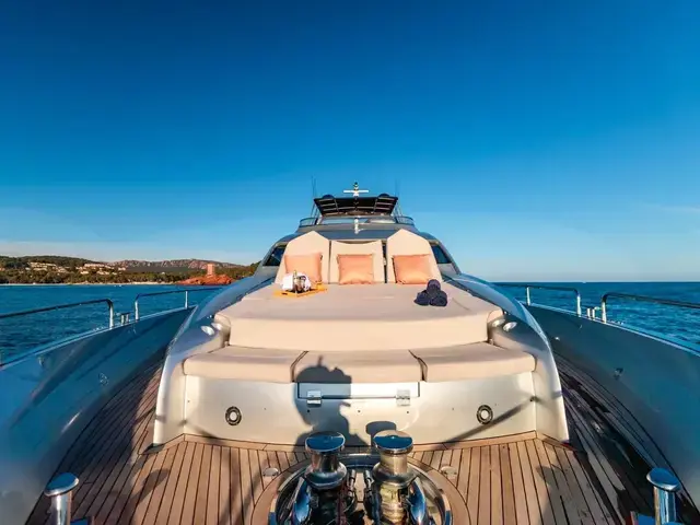 Sunseeker Yacht 90