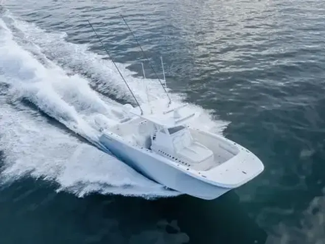 Invincible Boats 33 Catamaran