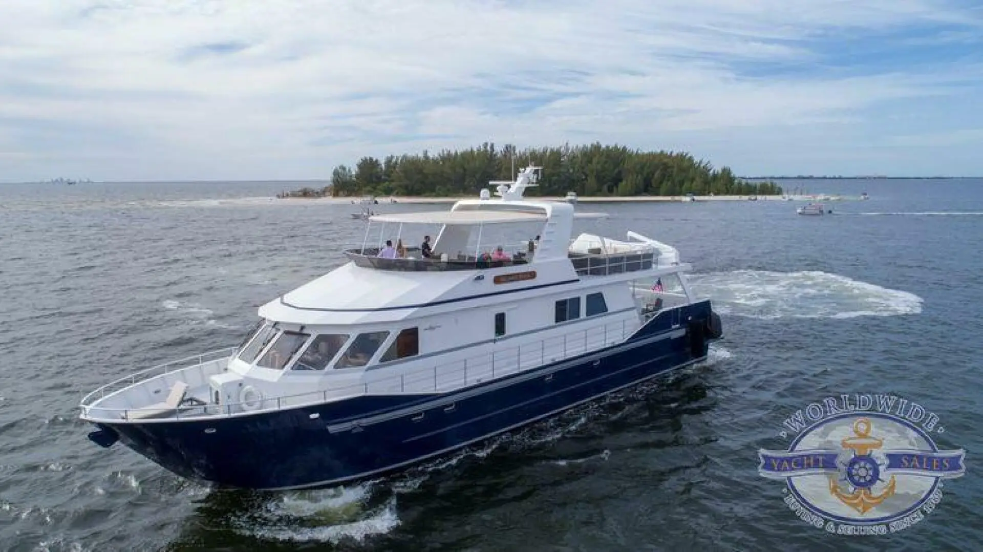 2009 Custom flybridge motoryacht