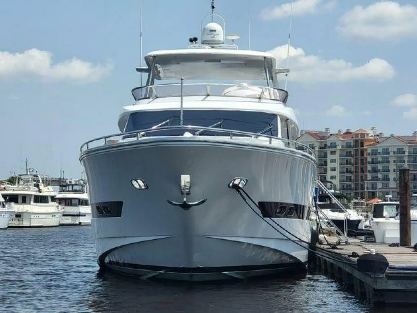 1999 Horizon 74 motor yacht