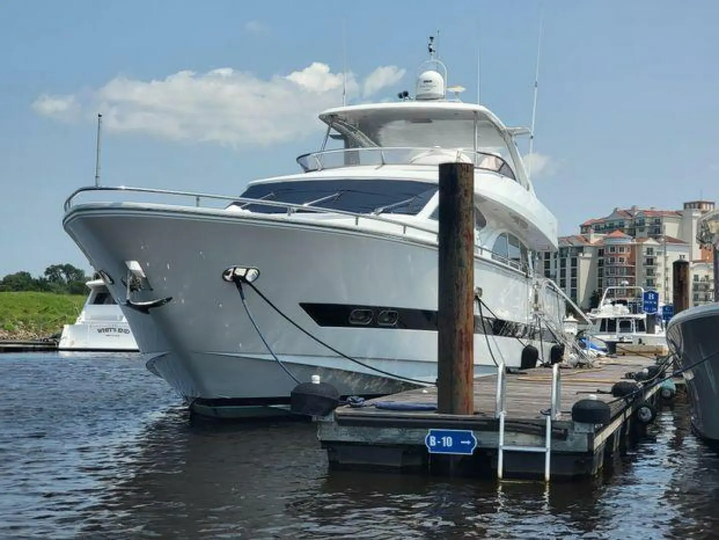 1999 Horizon 74 motor yacht