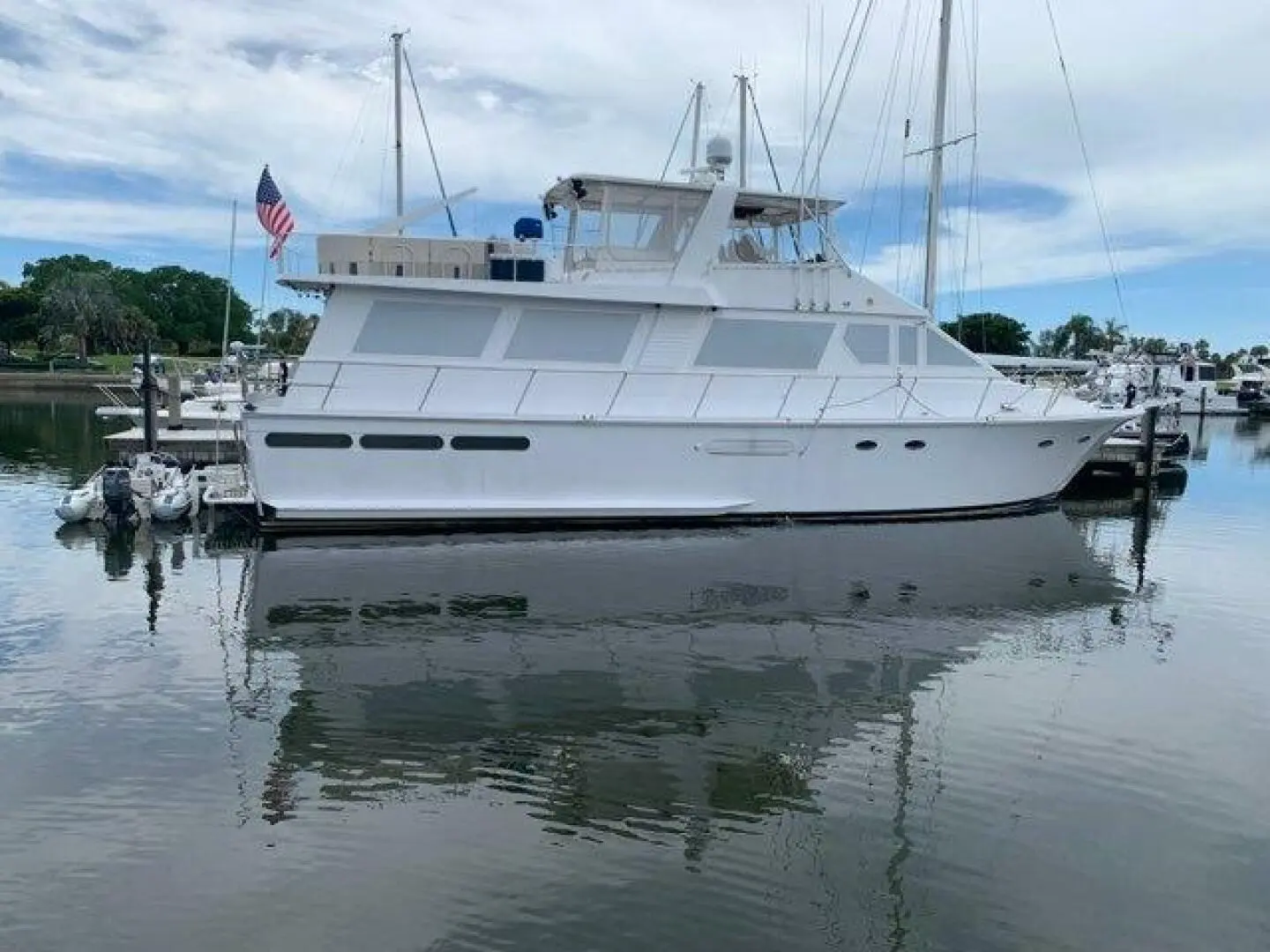 1988 Viking cockpit motoryacht