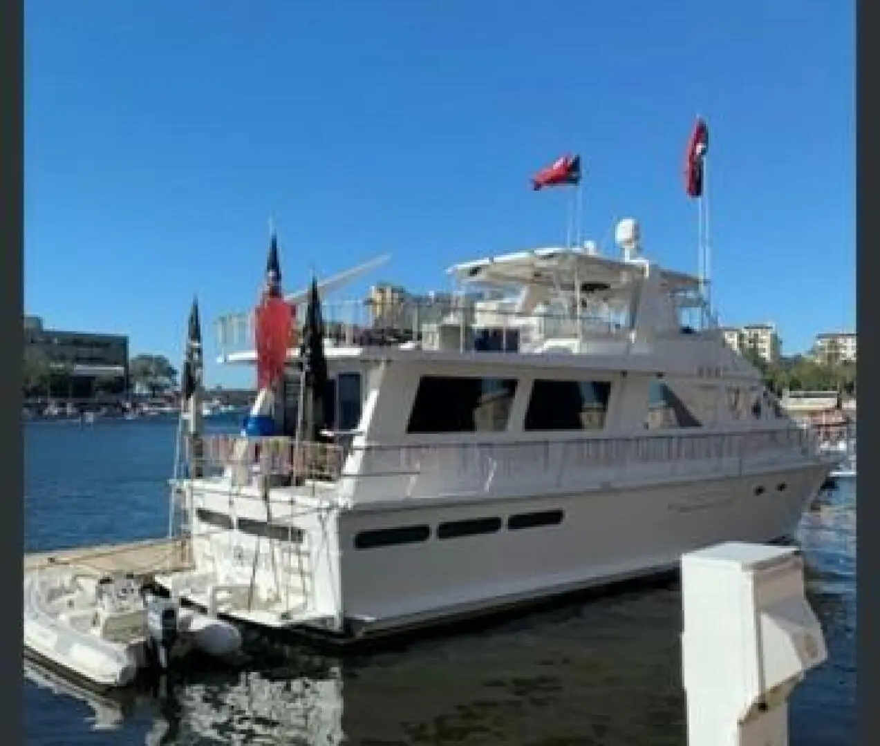 1988 Viking cockpit motoryacht