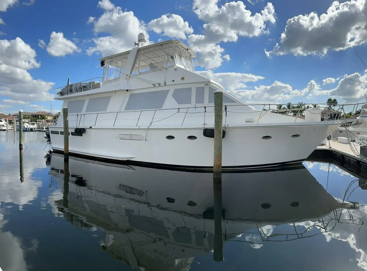 1988 Viking cockpit motoryacht