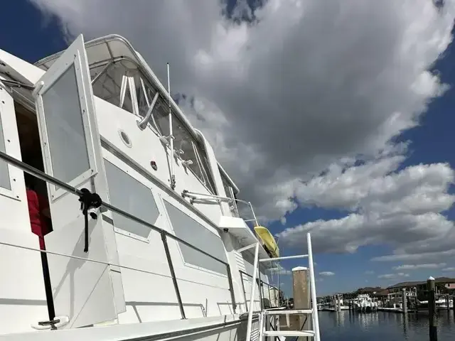 Viking Cockpit Motoryacht