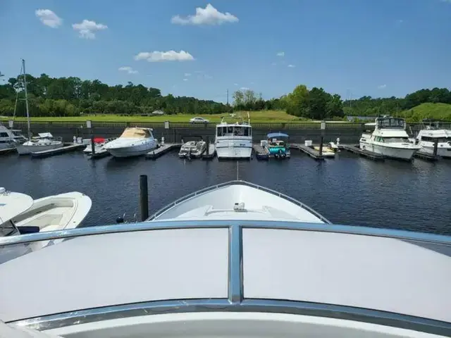 Horizon 74 Motor Yacht