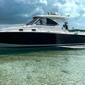 2017 Pursuit 325 Offshore