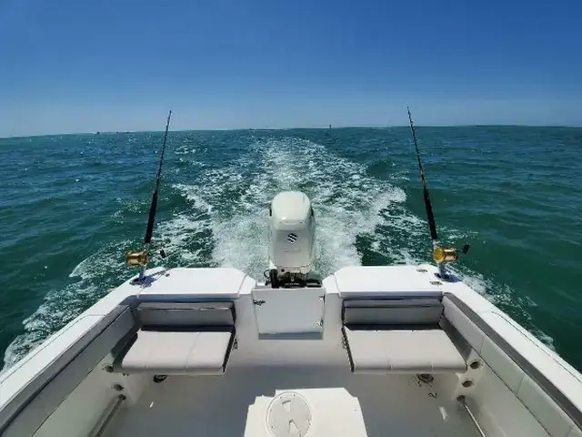 Aquasport 2300 Center Console