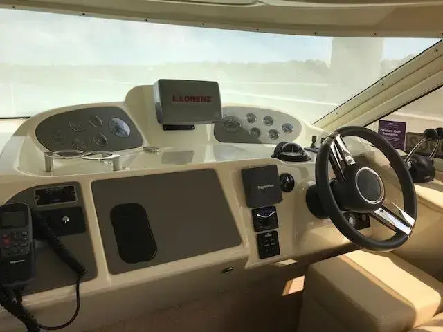 Sealine F 37