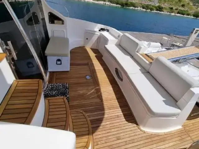 Azimut 47