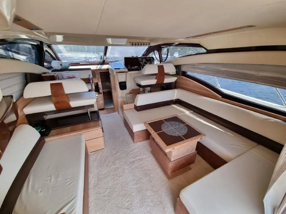 2008 Azimut 47