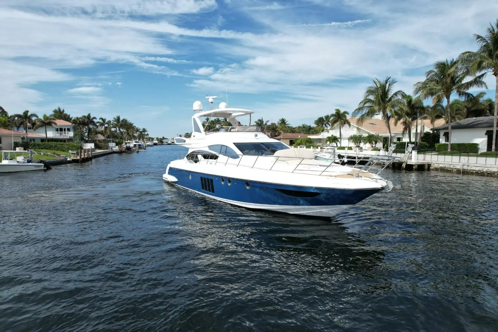 2015 Azimut 64 flybridge