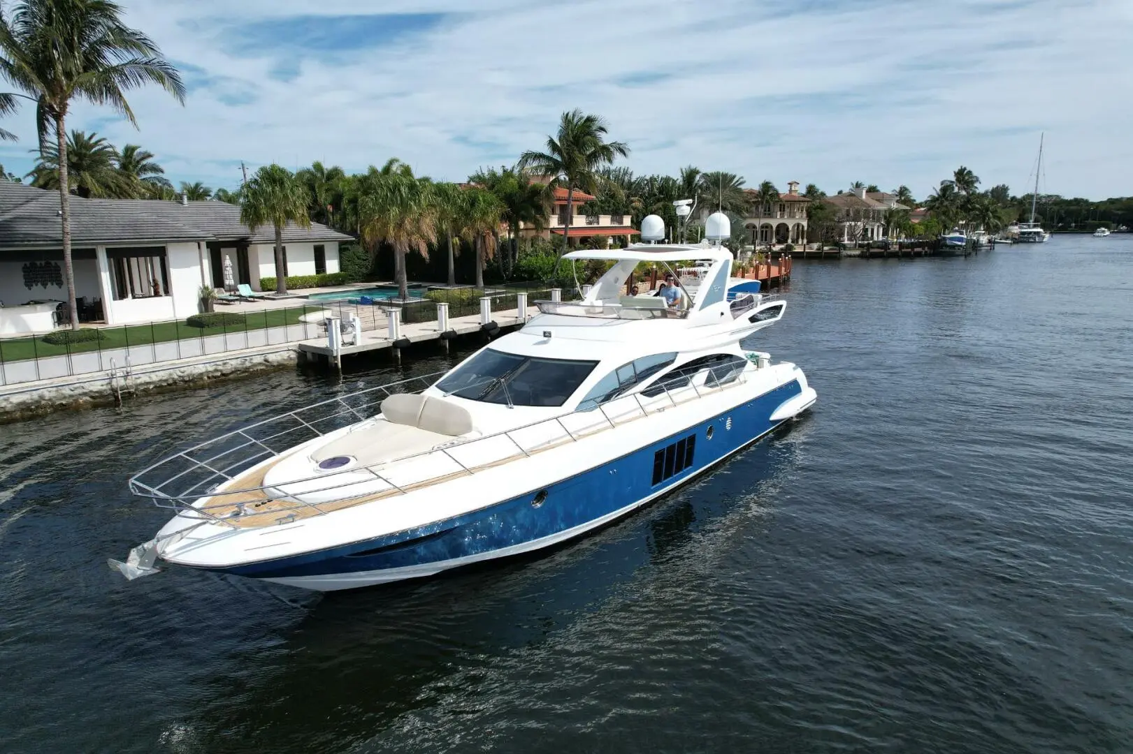 2015 Azimut 64 flybridge