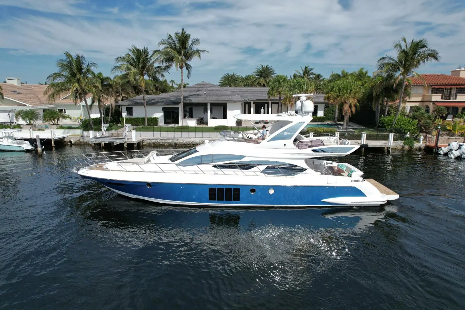 2015 Azimut 64 flybridge