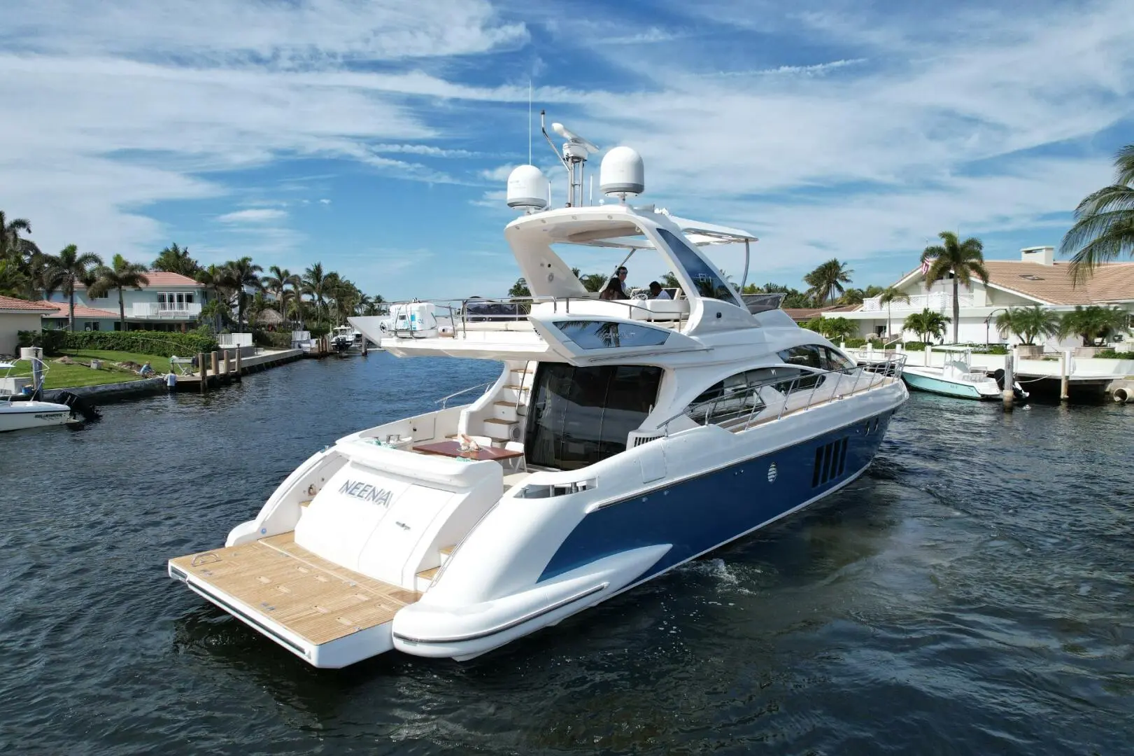 2015 Azimut 64 flybridge