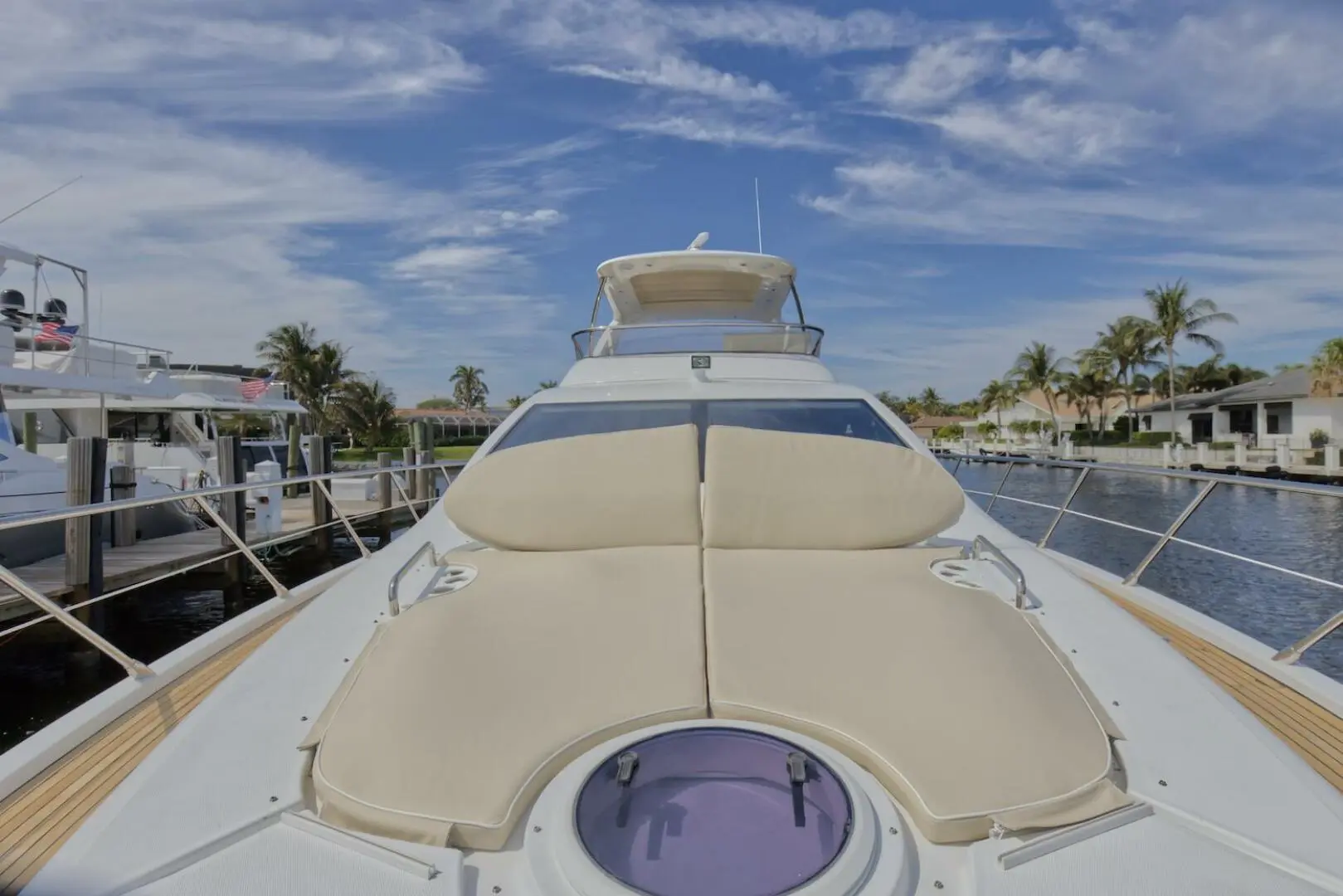 2015 Azimut 64 flybridge