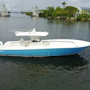 2015 Intrepid Boats 375 Center Console