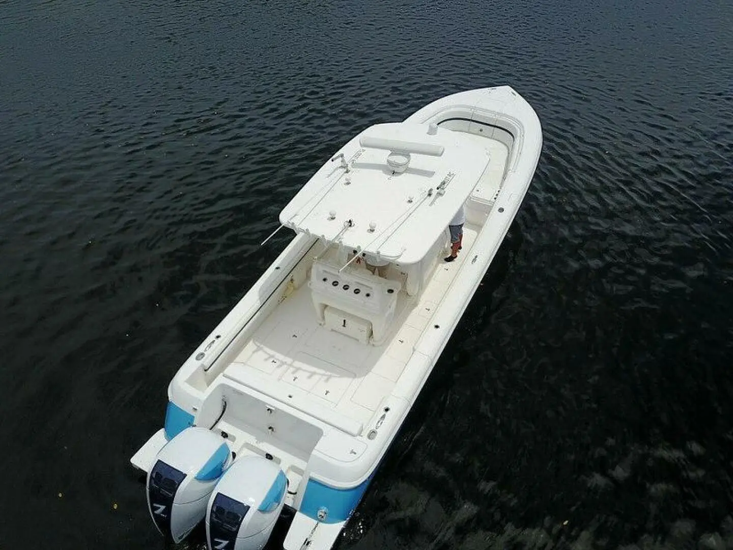 2015 Intrepid 375 center console