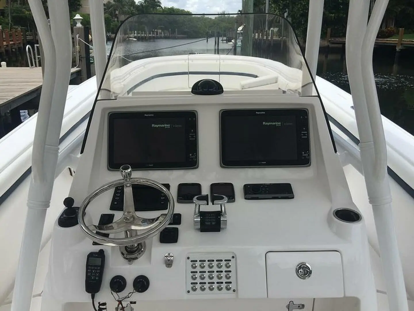 2015 Intrepid 375 center console