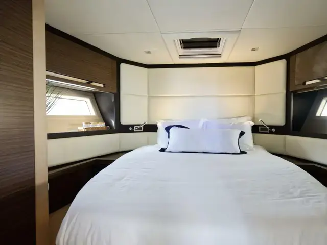 Azimut 55s