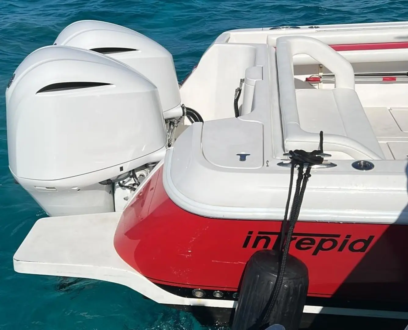 2020 Intrepid 327 center console