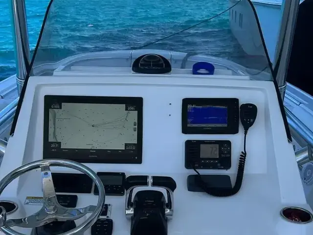 Intrepid 327 Center Console