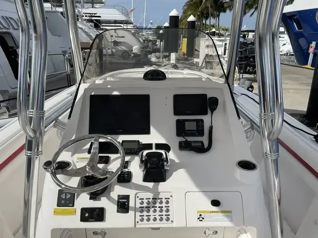 Intrepid 327 Center Console