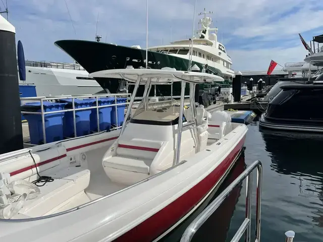 Intrepid 327 Center Console