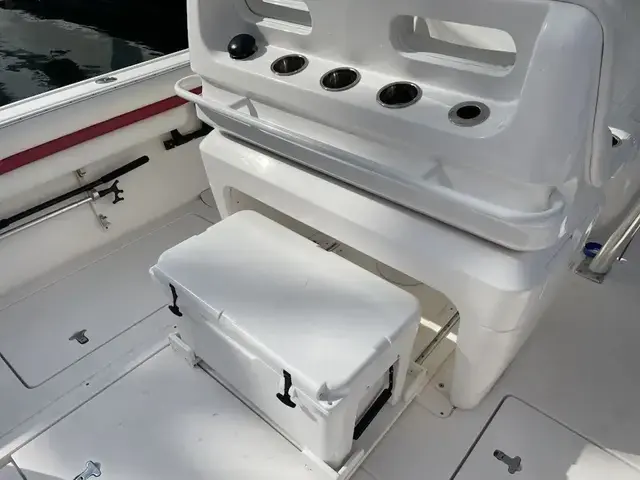 Intrepid 327 Center Console