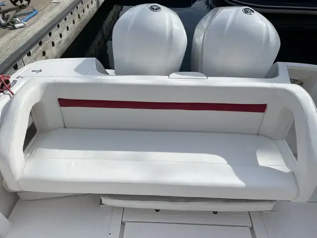 Intrepid 327 Center Console