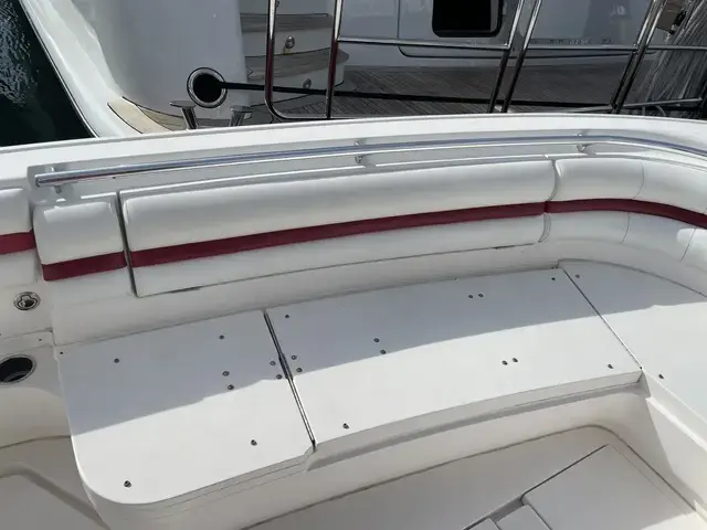 Intrepid 327 Center Console