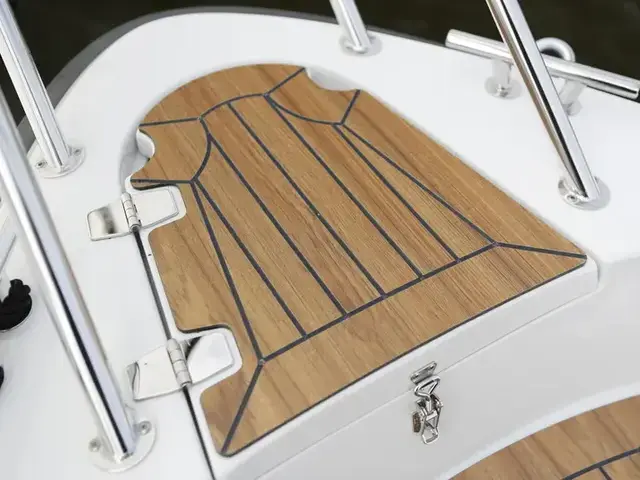 Finnmaster New  52 SC Console Boat with a Yamaha Outboard Engine