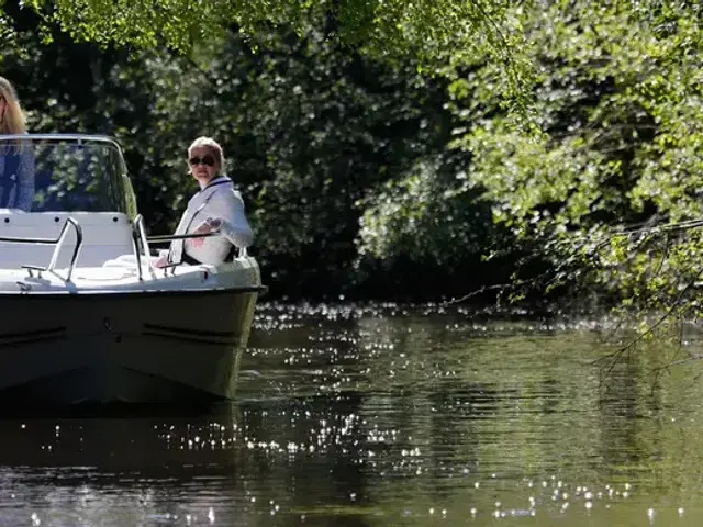 Finnmaster New  52 SC Console Boat with a Yamaha Outboard Engine