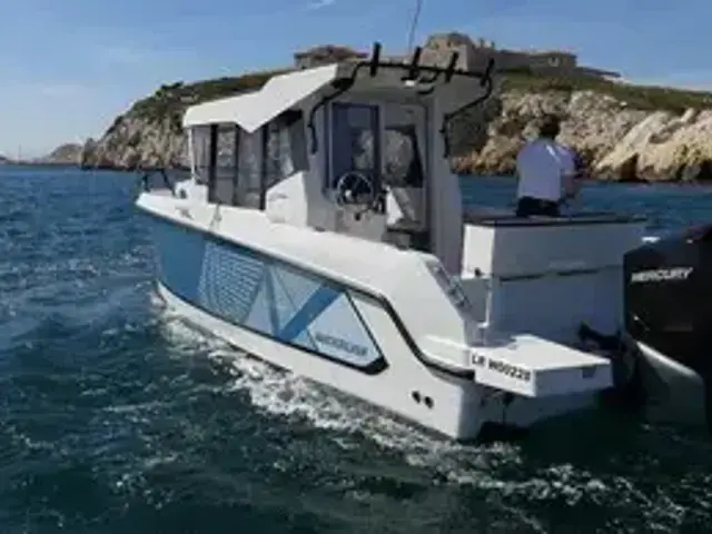 Quicksilver 805 Pilothouse