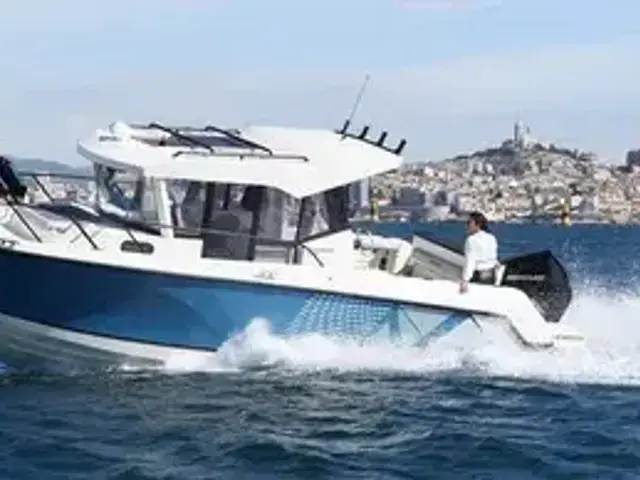 Quicksilver CAPTUR 805 PilotHouse