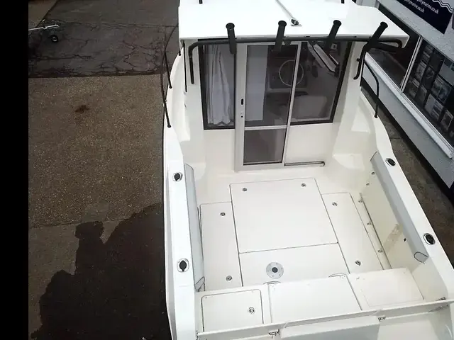 Quicksilver 625 Pilothouse