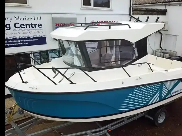 Quicksilver 625 Pilothouse