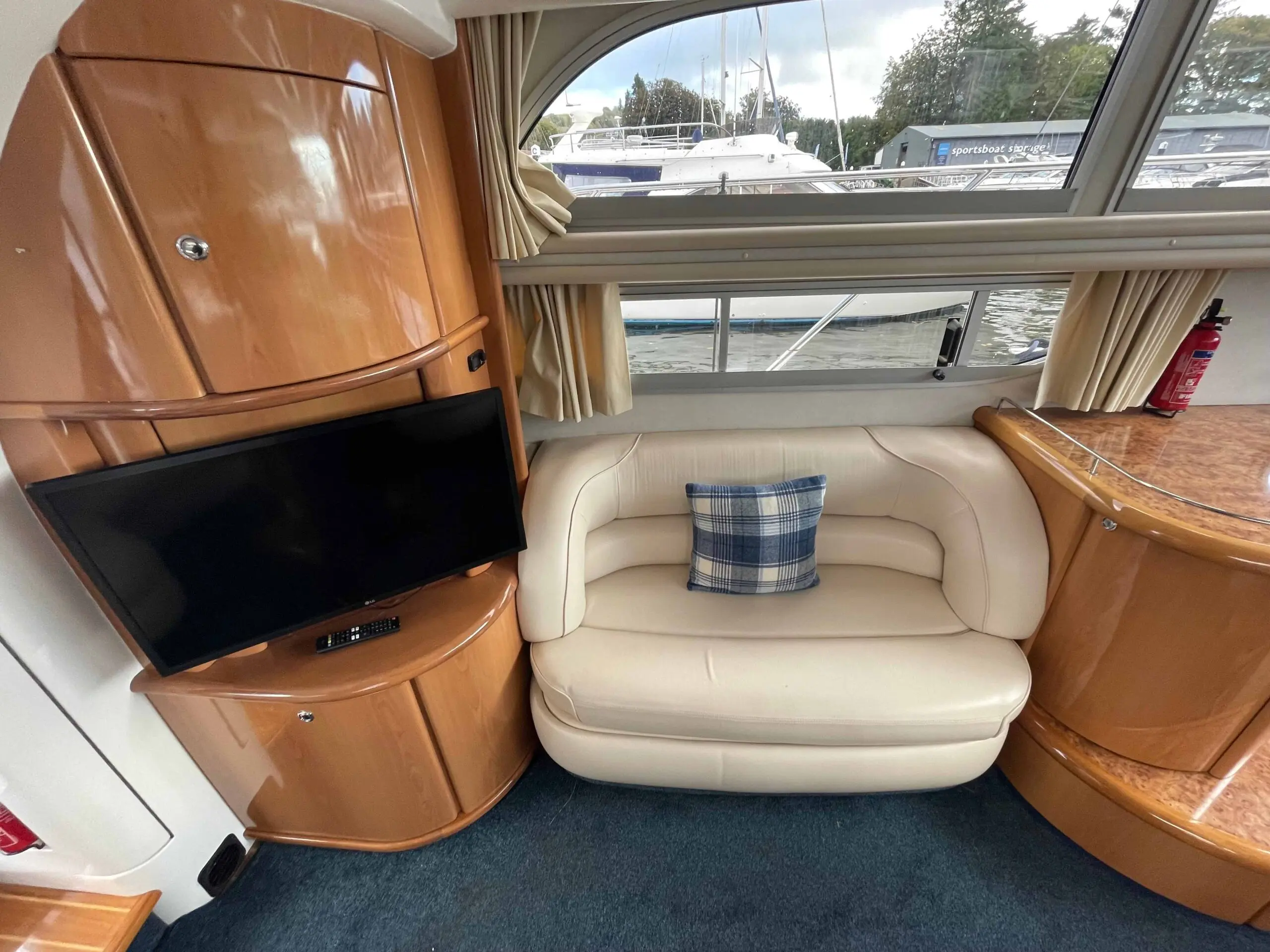 1999 Sealine f44 flybridge